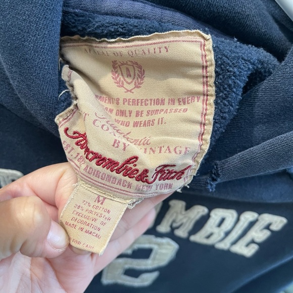 Y2K Abercrombie & Fitch navy distressed hoodie - Picture 4 of 4